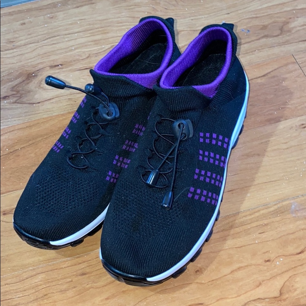 Omega Walk Women’s Walking Shoes size 8.5